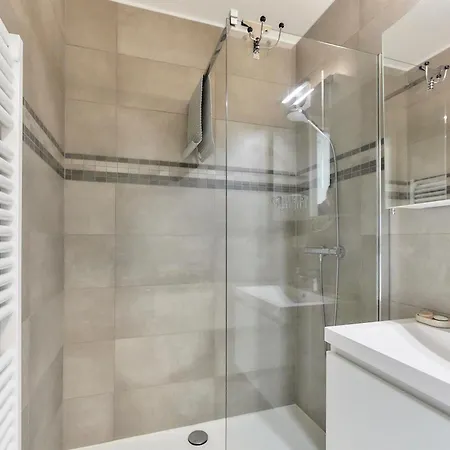 Angeles 085 * Οστένδη